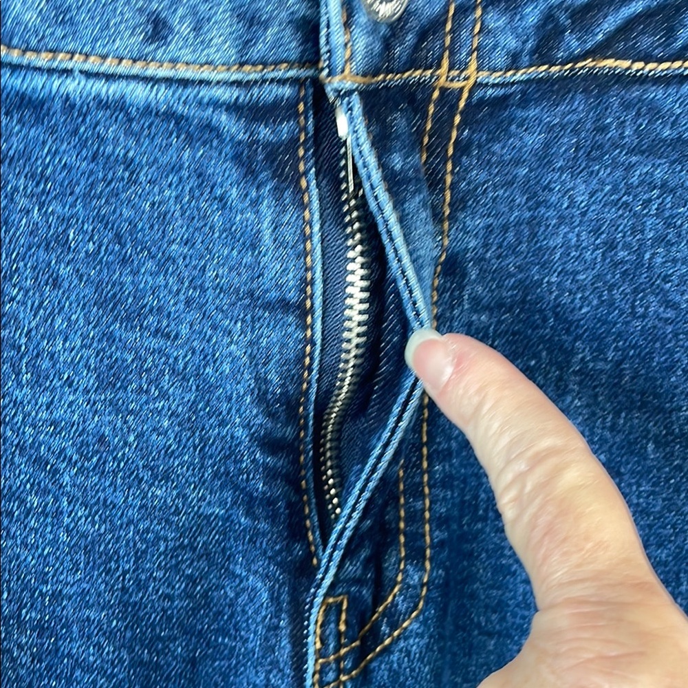 Forever 21 Ultra High-Waisted Wide Leg Blue Jeans with Button Front - Size 25 - Picture 7 of 13